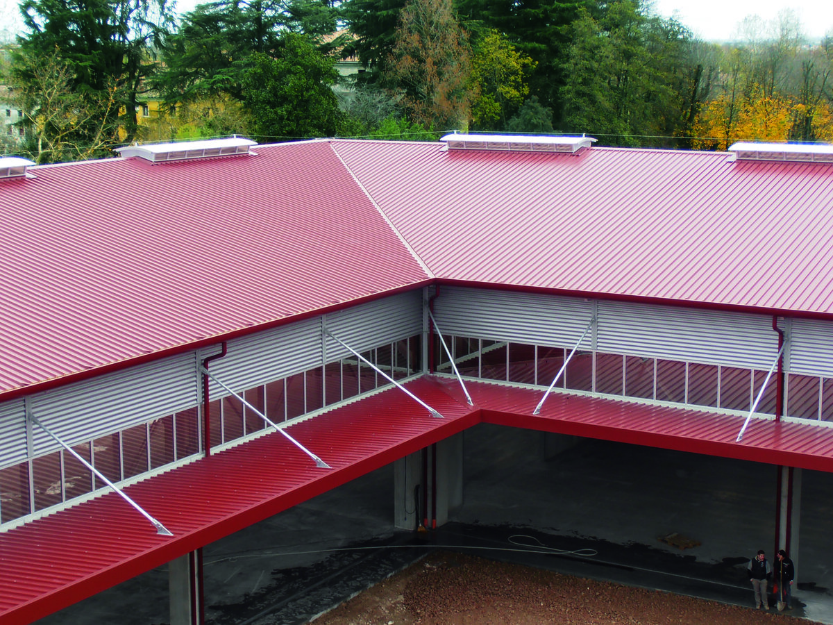 ISOCOP 5G Dachpaneele auf Industriehalle